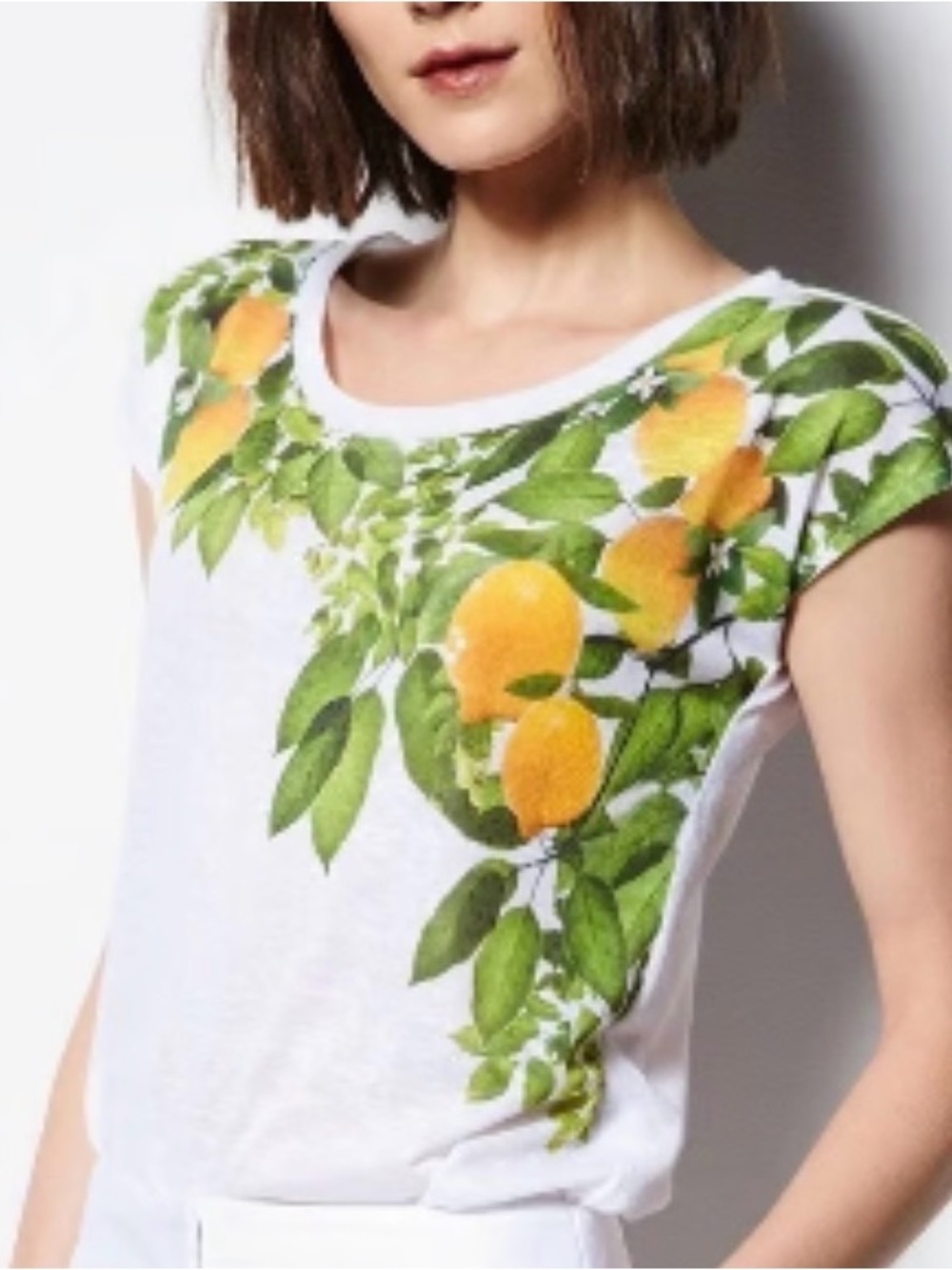 Milly top. Pre-Owned Condition-Good. Size S (runs loose)